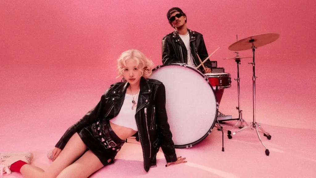 APT_ROSÉ & Bruno Mars_Music Review_worldbestmusic